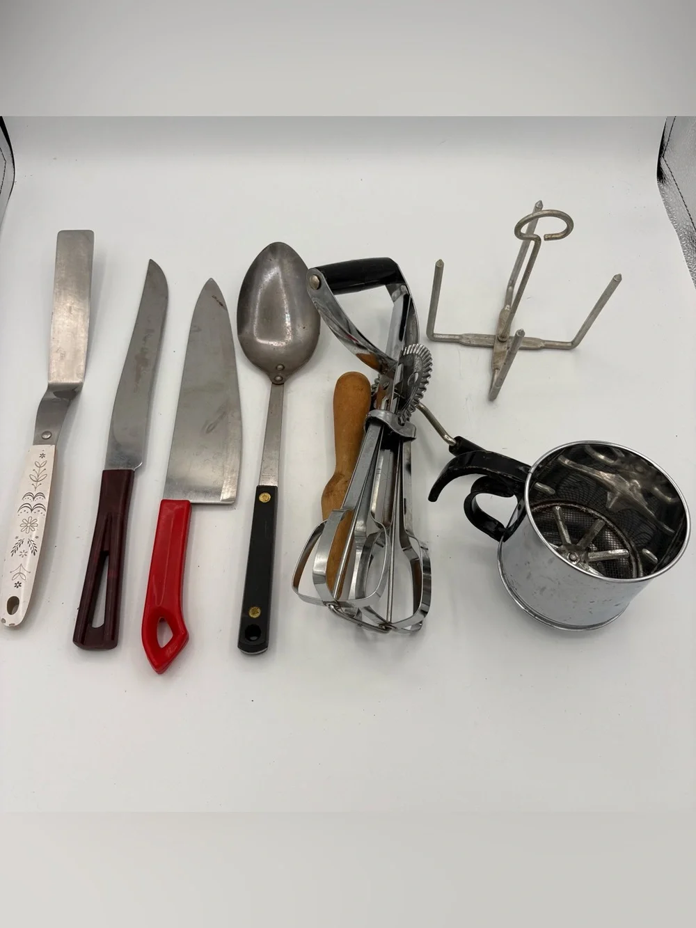 8 Pc Lot Vtg MCM Kitchen Utensils Ekco Egg Beater Sifter Bakelite Knife Tool USA